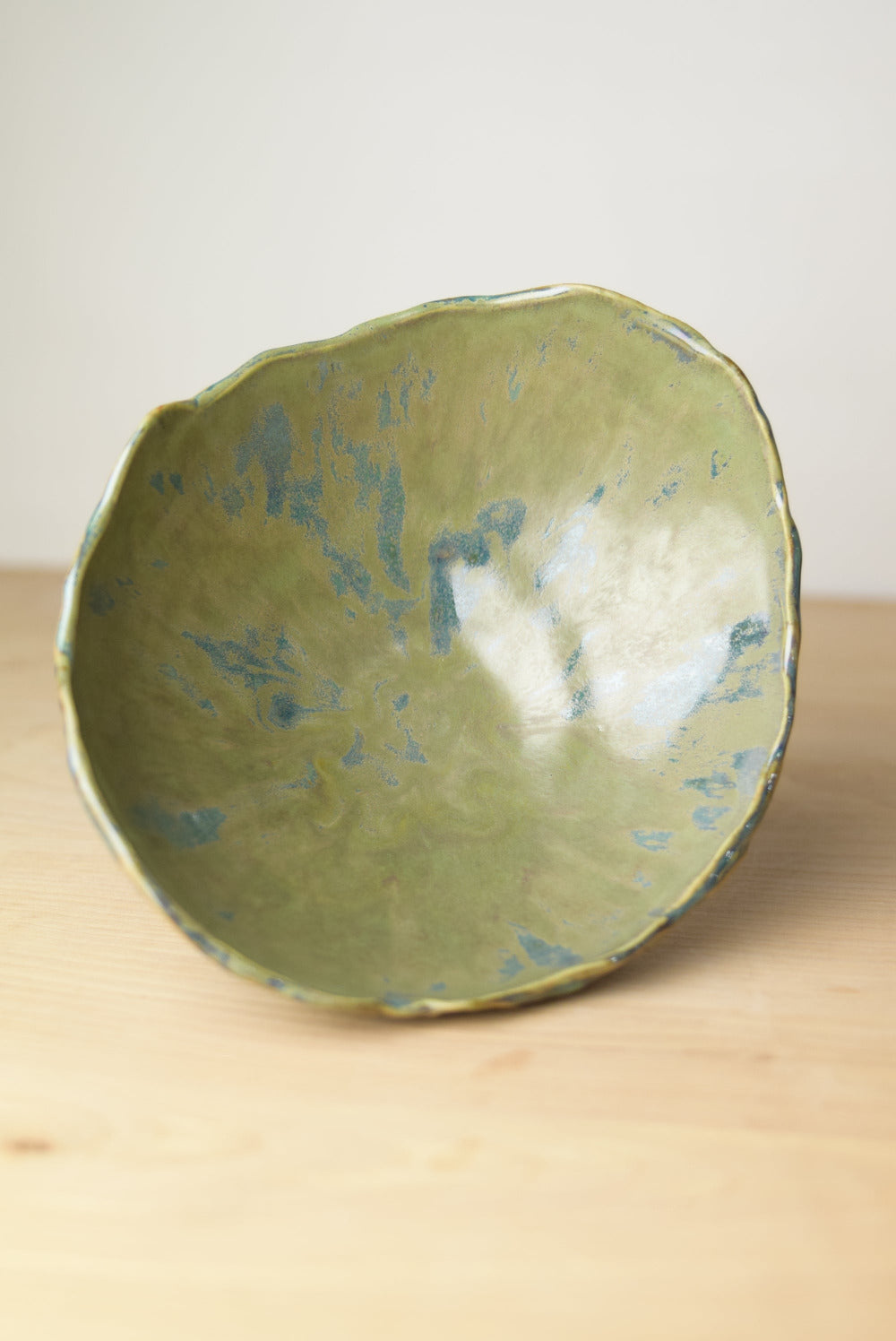 Decorative Ceramic Green Bowl with Leaves